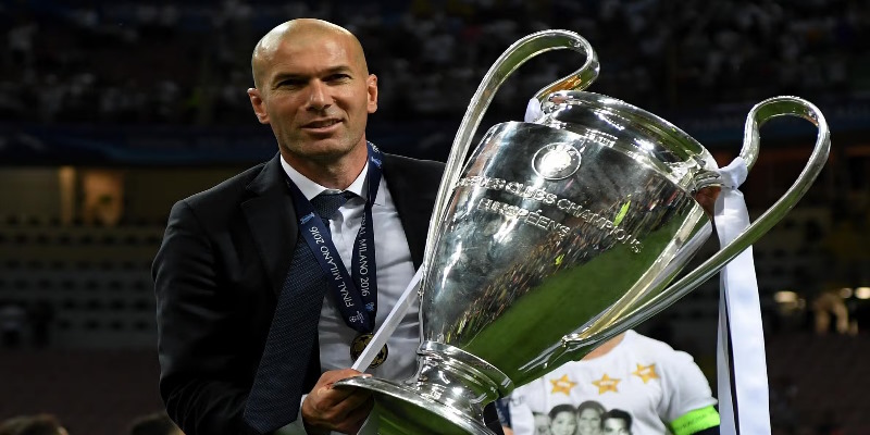 Huyền thoại Zidane - một trong những cầu thủ vĩ đại nhất thế giới